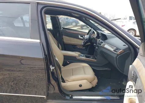 2011 Mercedes-Benz E 350 4Matic z USA, uszkodzony, nr VIN WDDHF8HB0BA433343